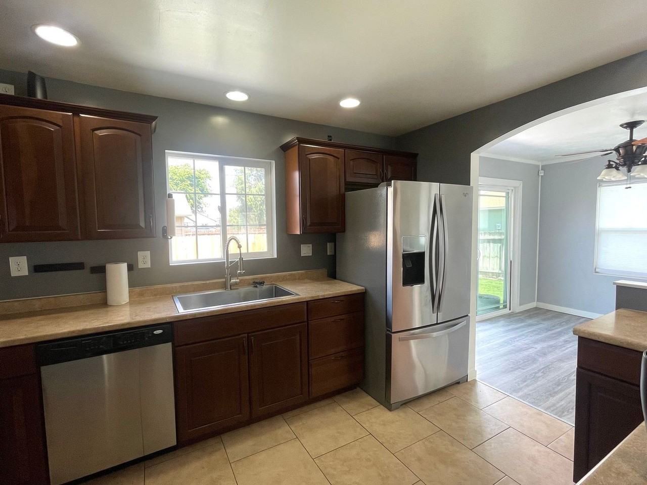 202 Falley St - Photo 6 of 26