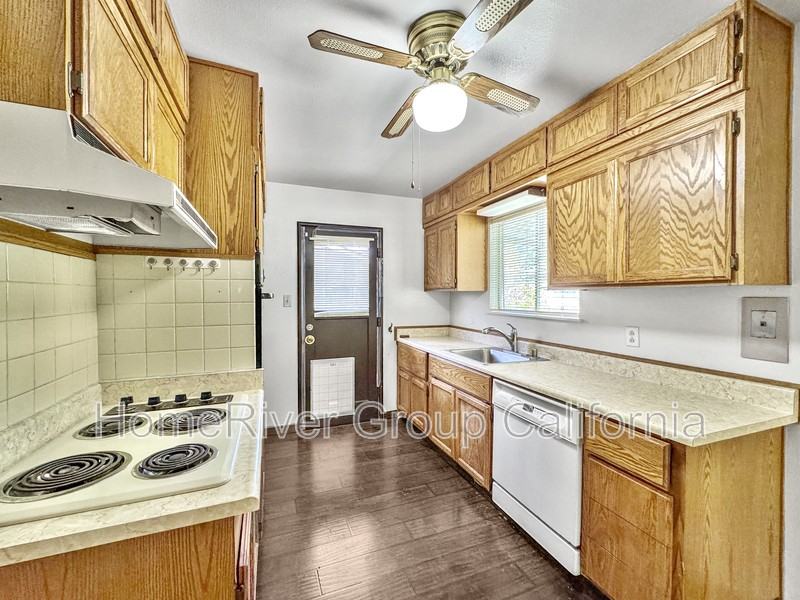 6701 Linda Sue Way - Photo 2 of 19
