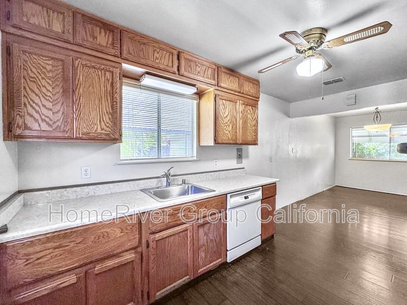 6701 Linda Sue Way - Photo 3 of 19