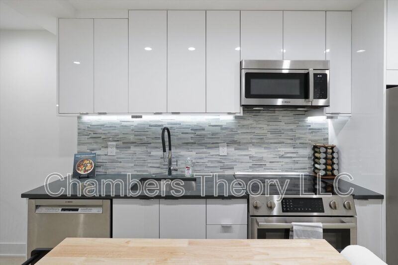 4 R St Nw #5 - Photo 4 of 28