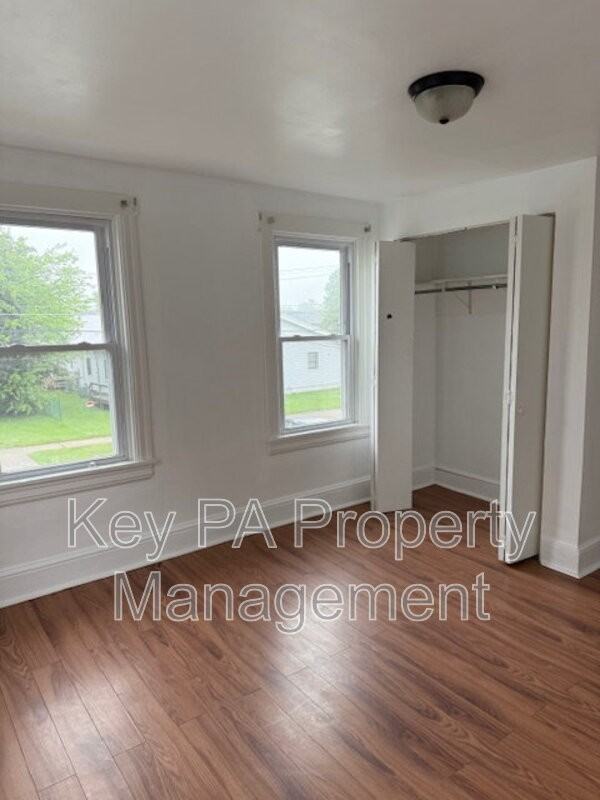 471 Hodgson St - Photo 4 of 13
