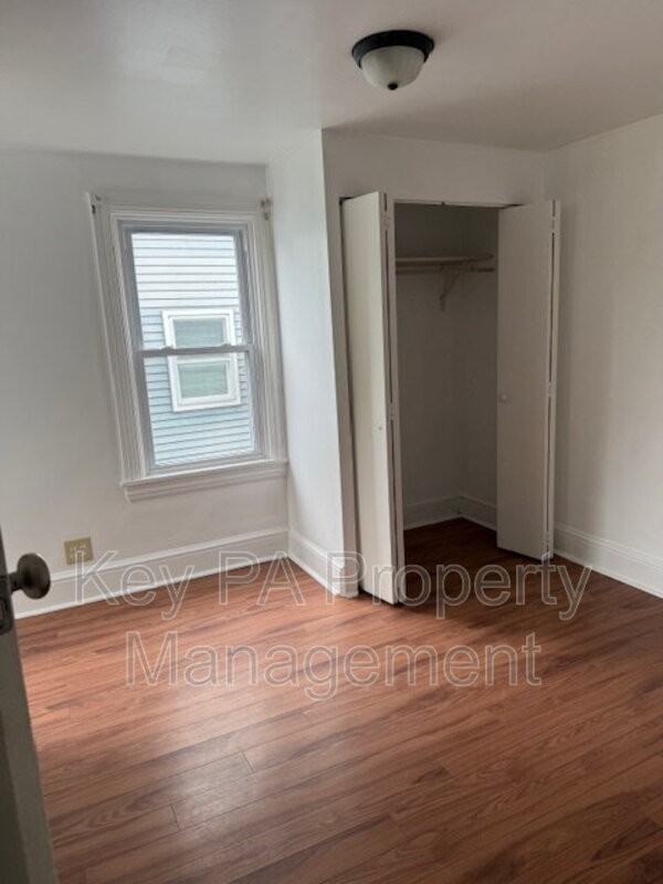 471 Hodgson St - Photo 5 of 13