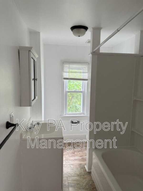 471 Hodgson St - Photo 6 of 13
