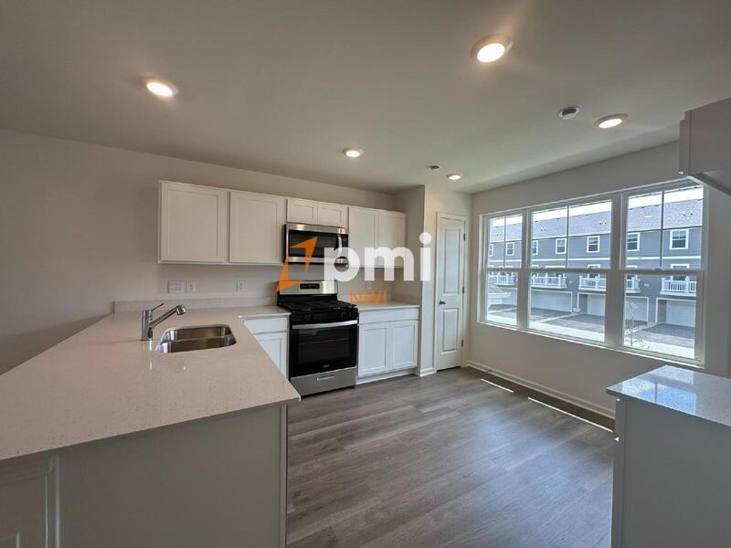 8754 Clover Ln - Photo 4 of 30