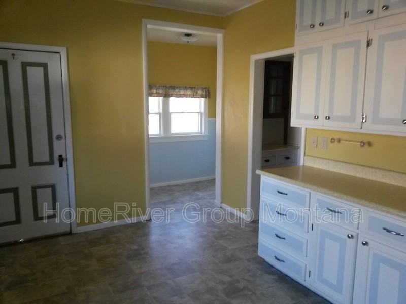 528 S 5th St W - Photo 4 of 17