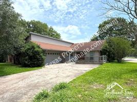 featured image of 6620 Forest Trail Cir