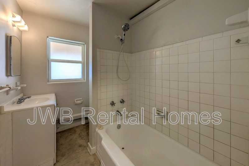 220 16th Ave N #232 - Photo 7 of 14