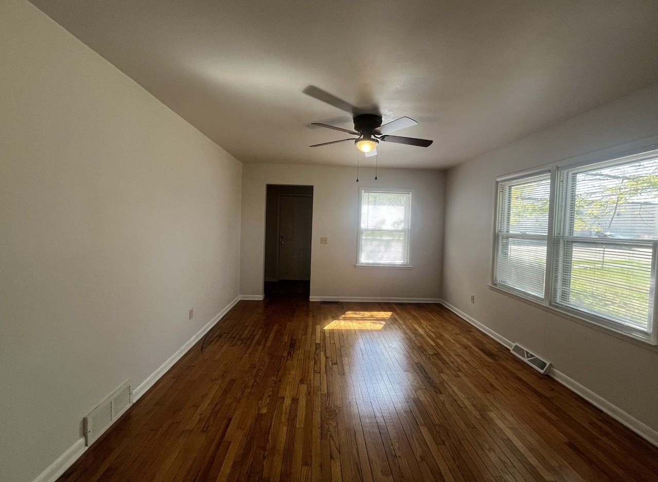 1949 Austin St - Photo 3 of 14