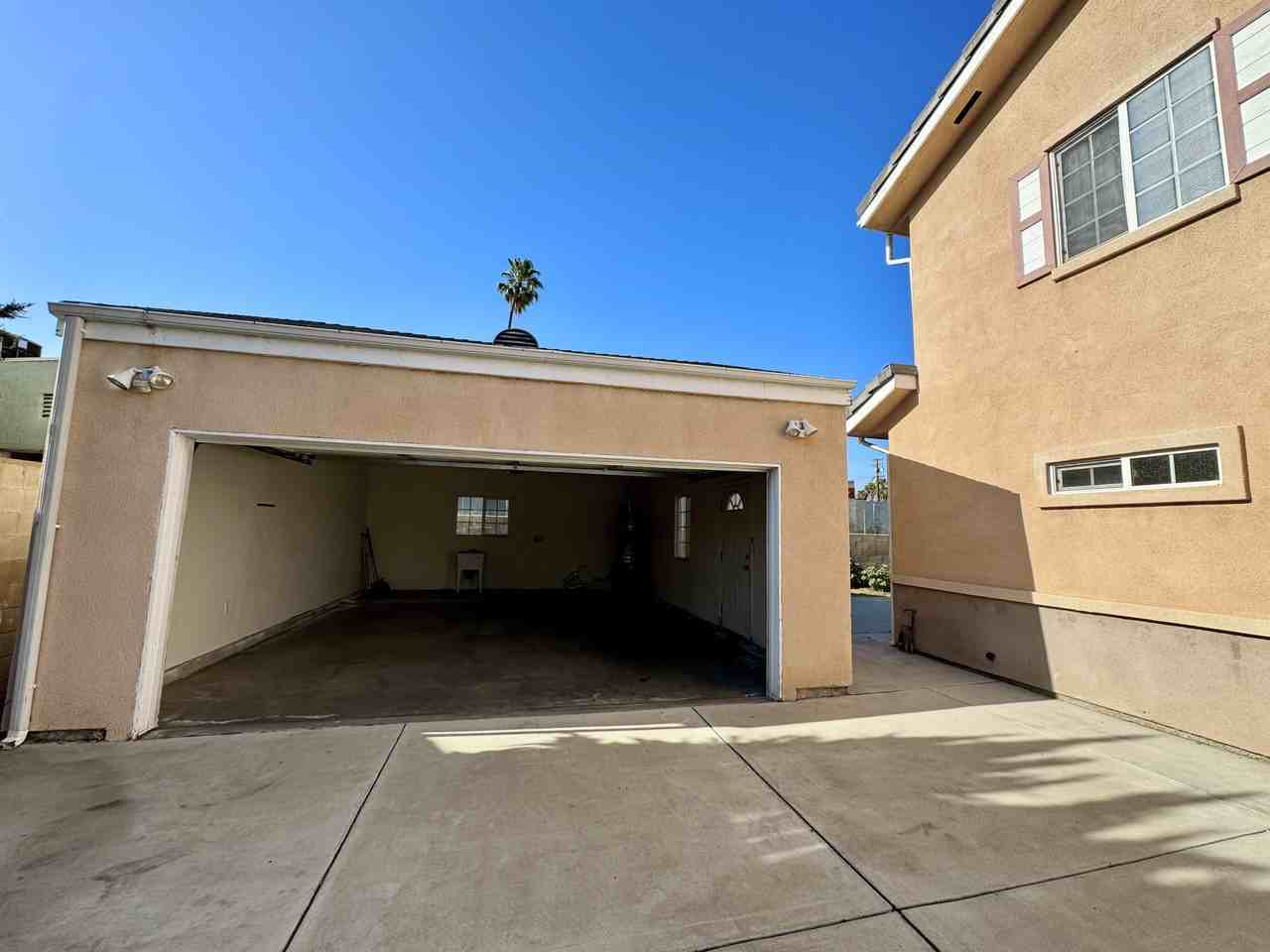 325 E Main St - Photo 3 of 44