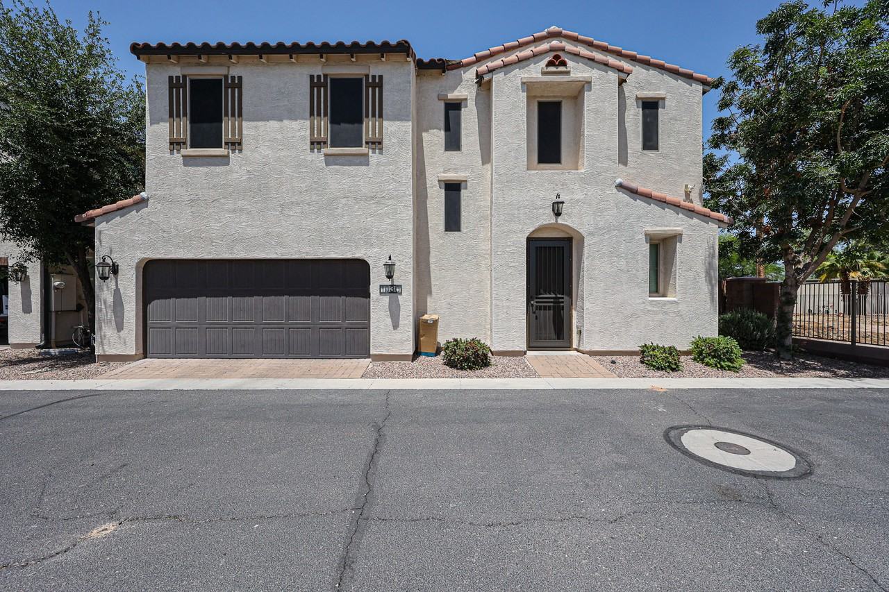 1930 S Sycamore Pl - Photo 2 of 47