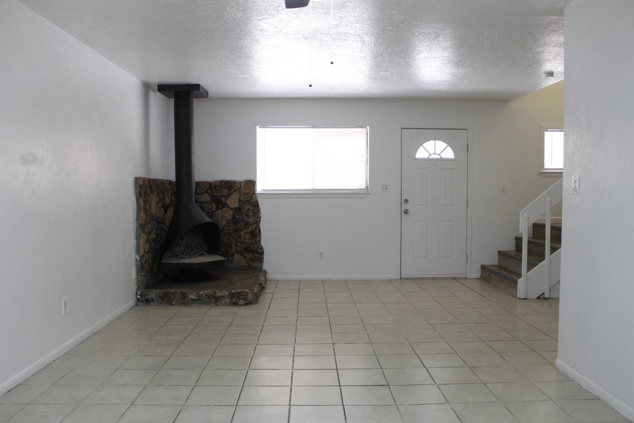 3505 Lafayette Dr Ne - Photo 2 of 26