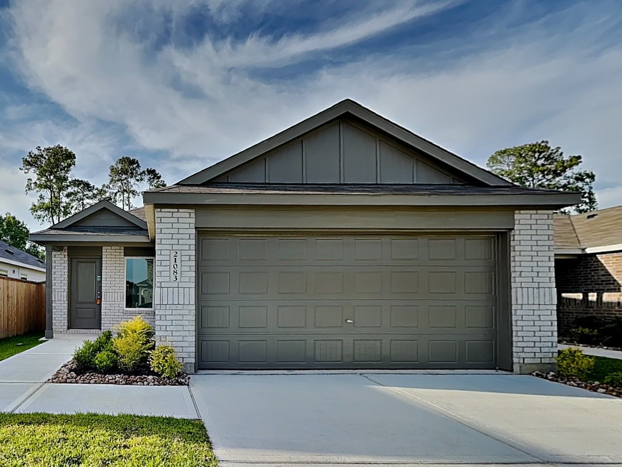 21083 Santopadre St - Photo 2 of 27