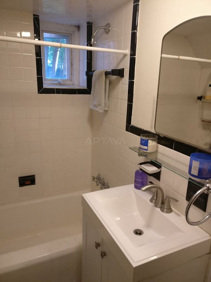 133 Oxford St #10 - Photo 7 of 7