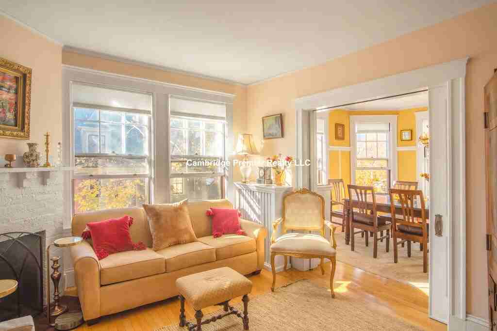 Linnaean St #14 - Photo 3 of 10