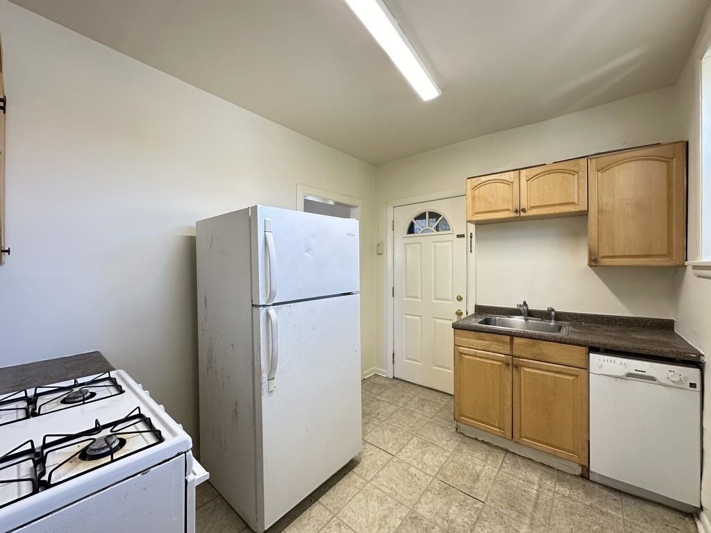 5817 N Saint Louis Ave #RA8 - Photo 2 of 20