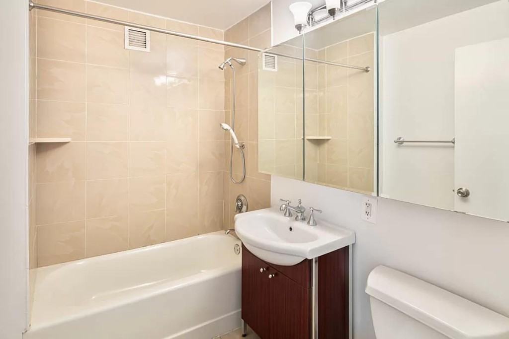 Maiden Ln #716 - Photo 3 of 10
