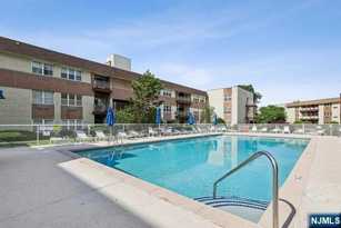 1111 River Rd Unit H9  