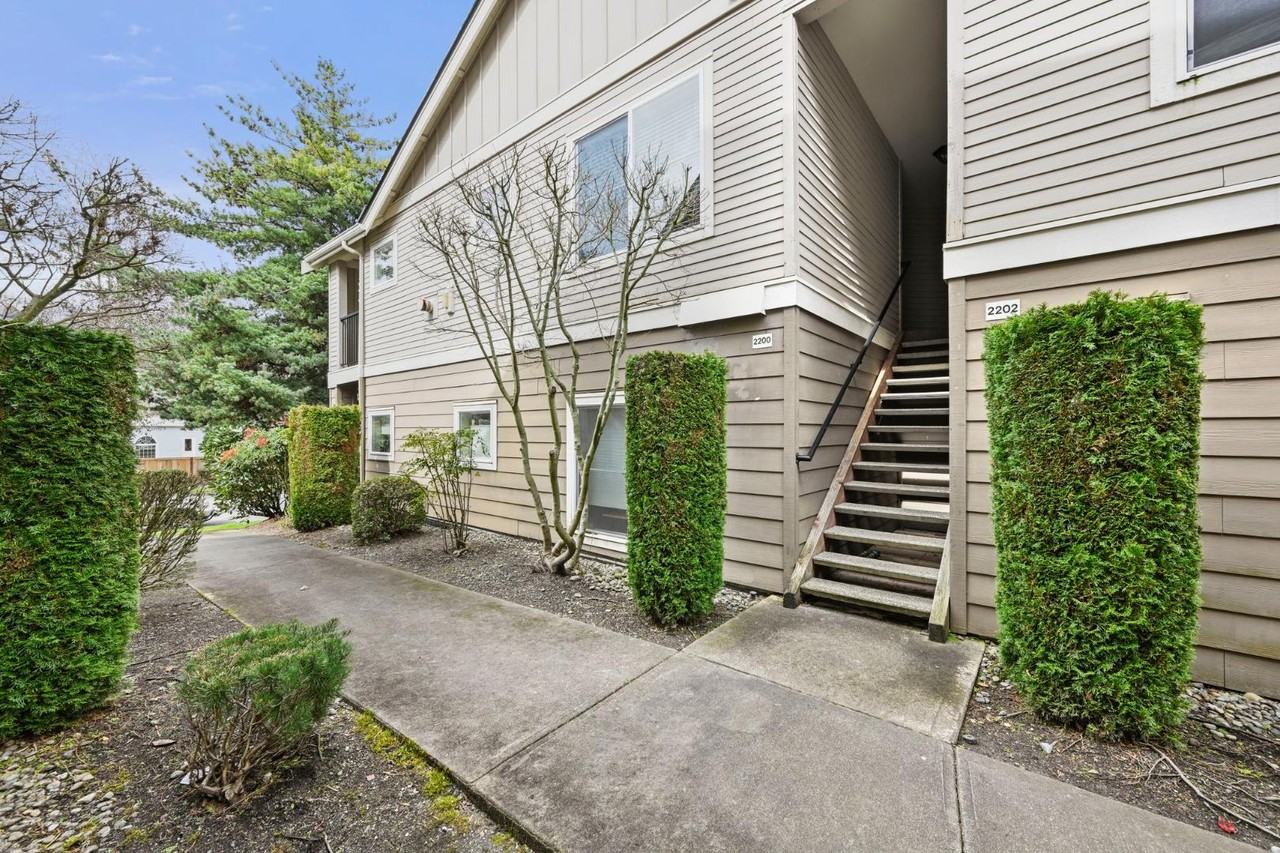 2200 Tolmie Ave - Photo 2 of 20