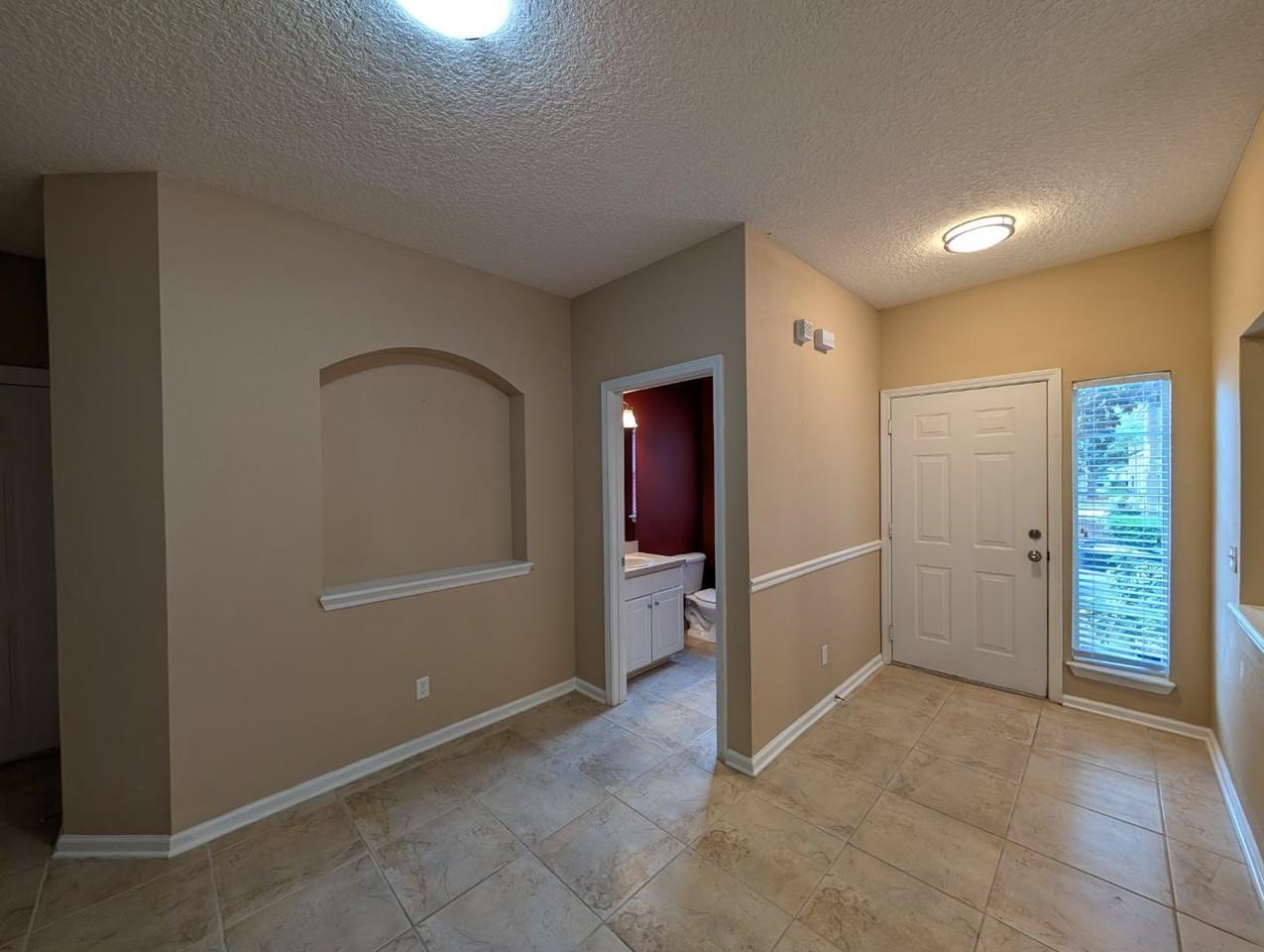 1736 Forest Lake Cir W - Photo 7 of 20