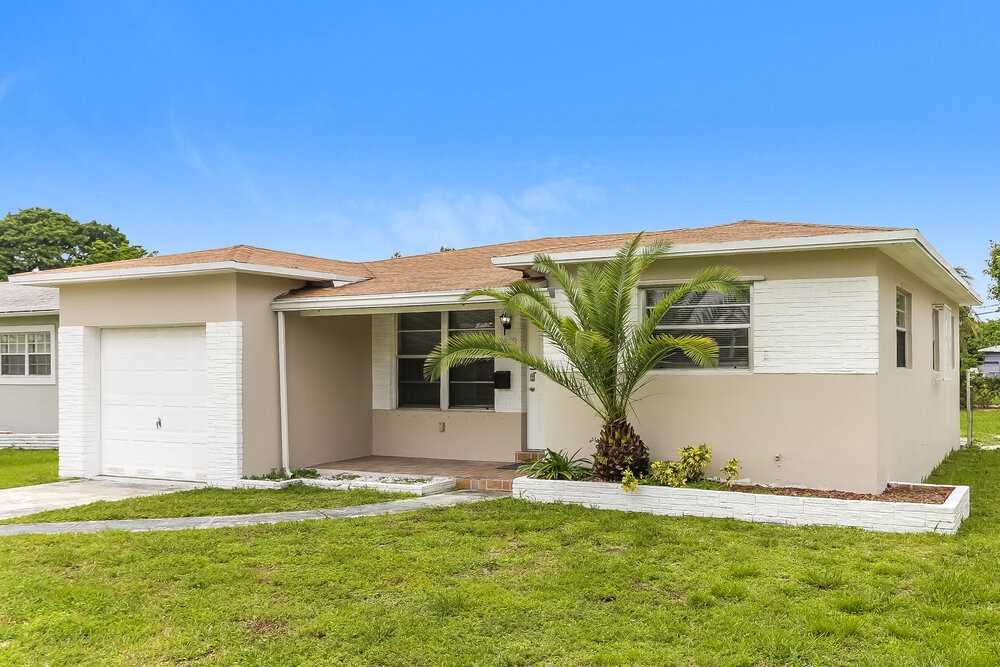 2623 Mayo St - Photo 3 of 16