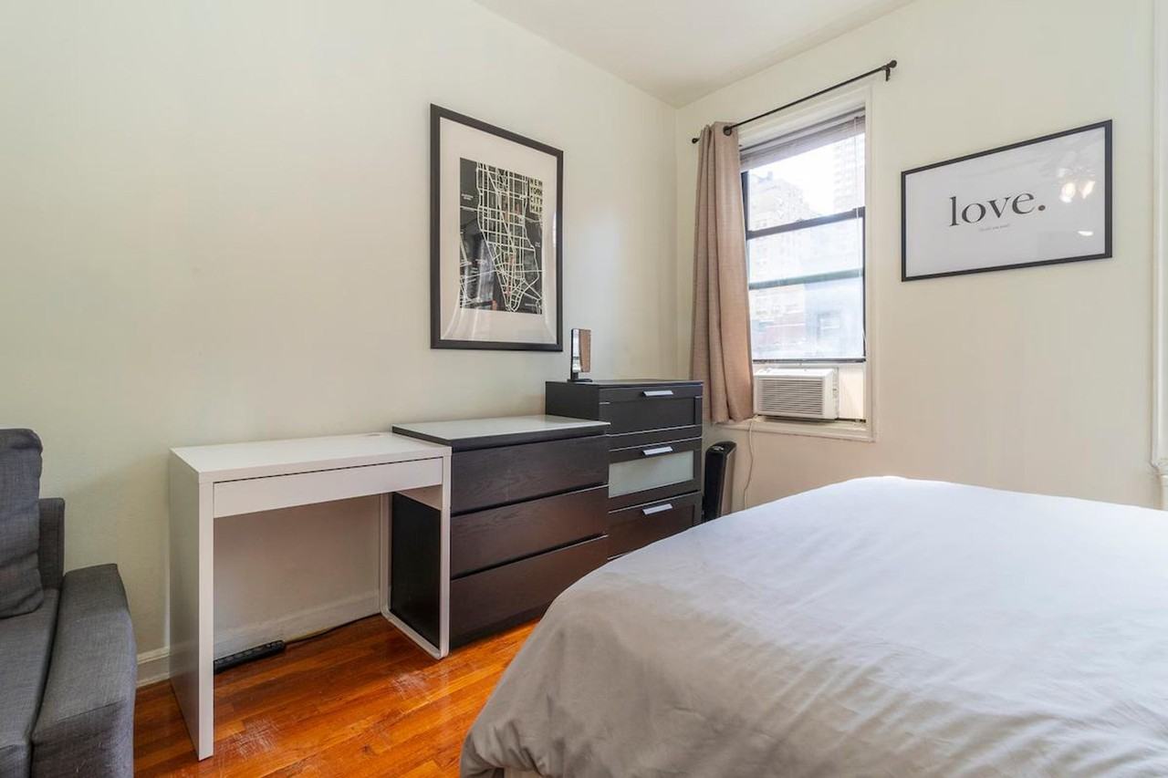 300 E 82nd St #1032021P - Photo 7 of 23