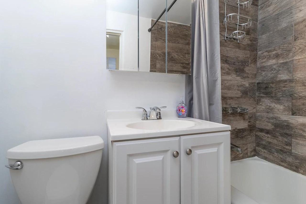 300 E 82nd St #1032021P - Photo 6 of 23