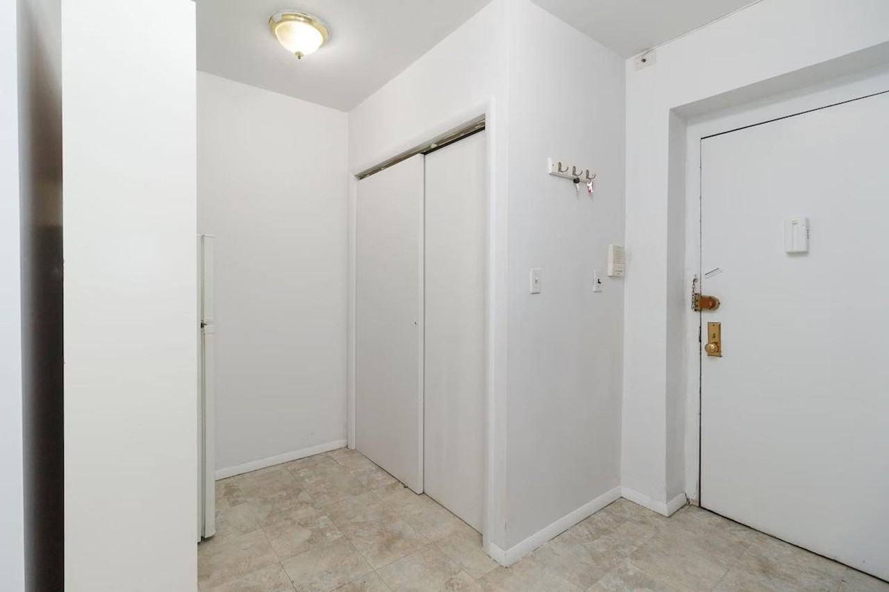 131 E 94th St #1032065P - Photo 2 of 13