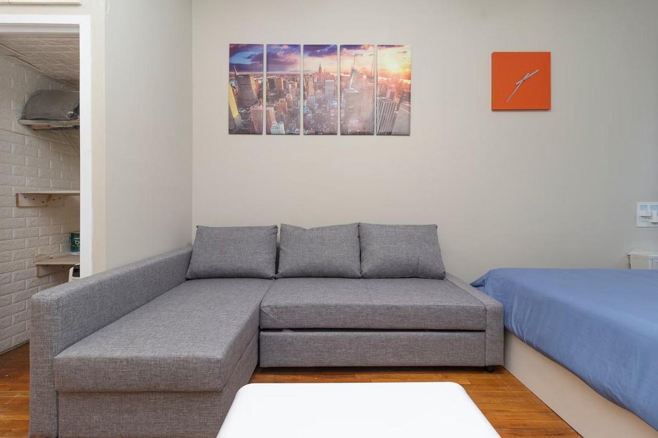 250 E 82nd St #1060730P - Photo 5 of 31