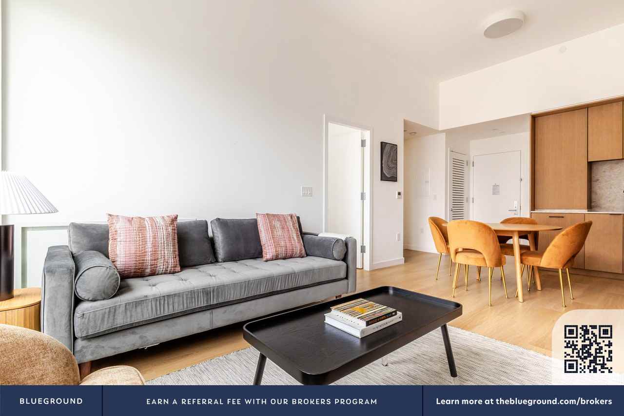 655 Union Street - Photo 5 of 31