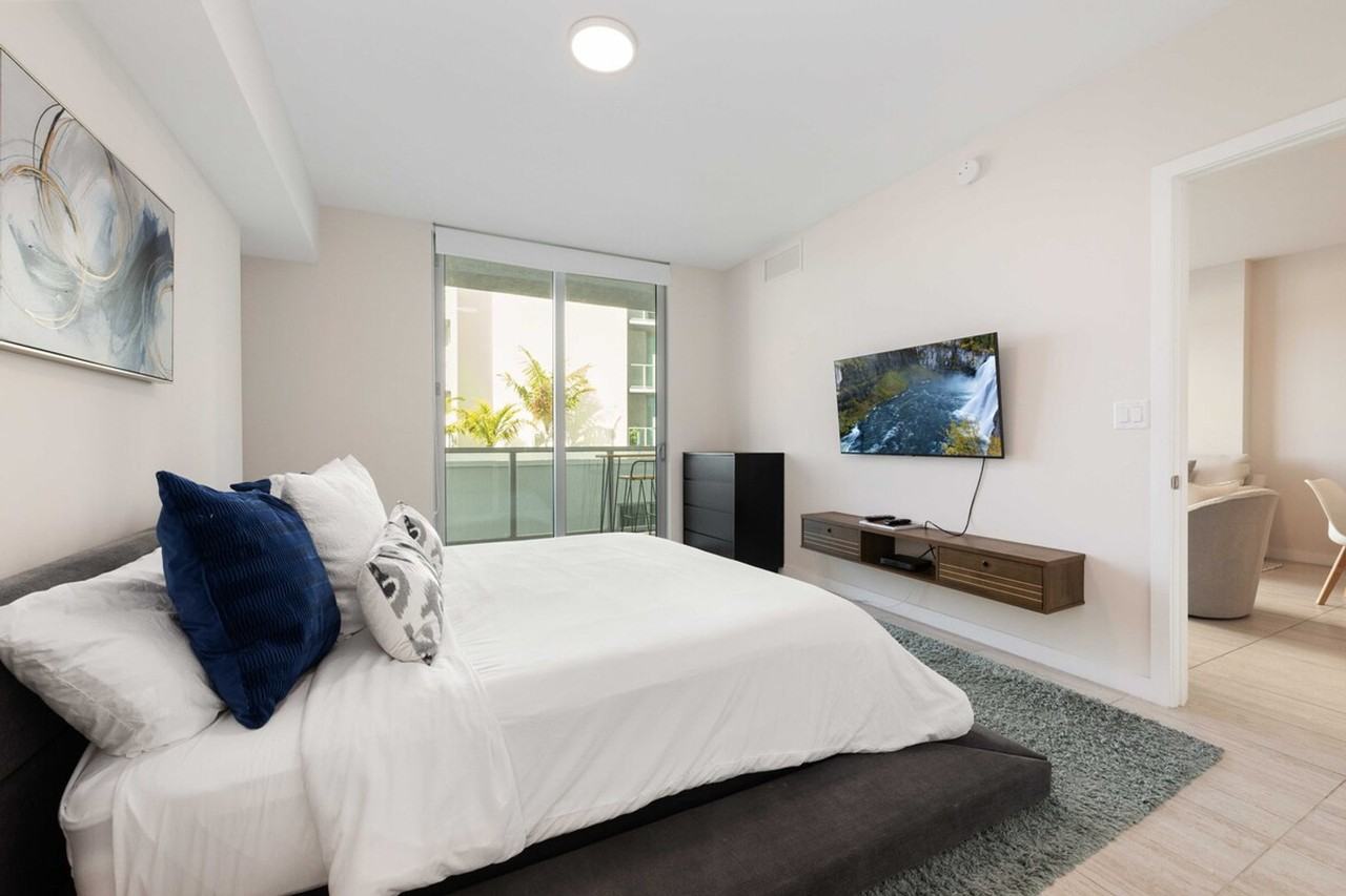 3801 Biscayne Blvd #1028805P - Photo 6 of 35