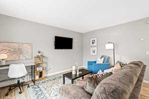 featured image of 51 Hollywood Ct