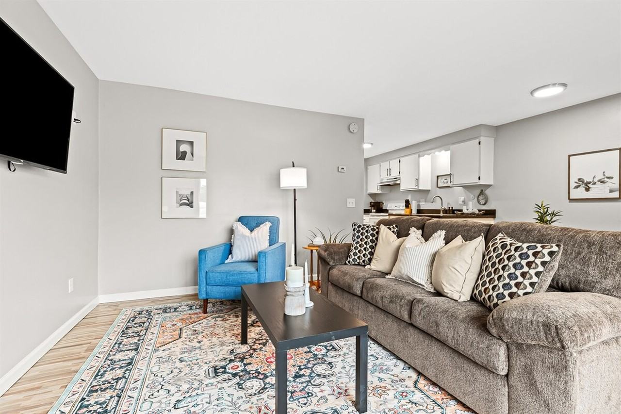 51 Hollywood Court #1032304P - Photo 2 of 21