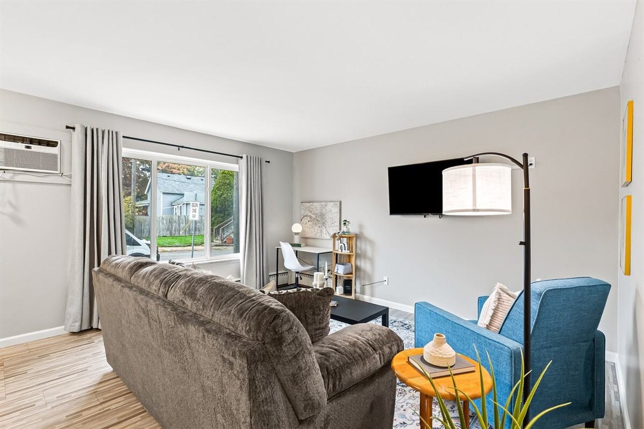 51 Hollywood Court #1032304P - Photo 3 of 21