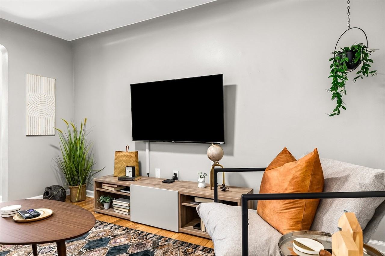 8254 Mary Ann Avenue - Photo 3 of 100