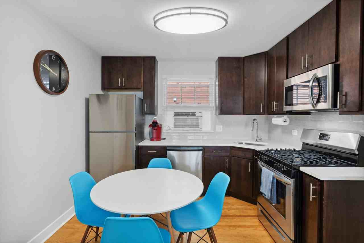 1011 Howard St #1032511P - Photo 5 of 13