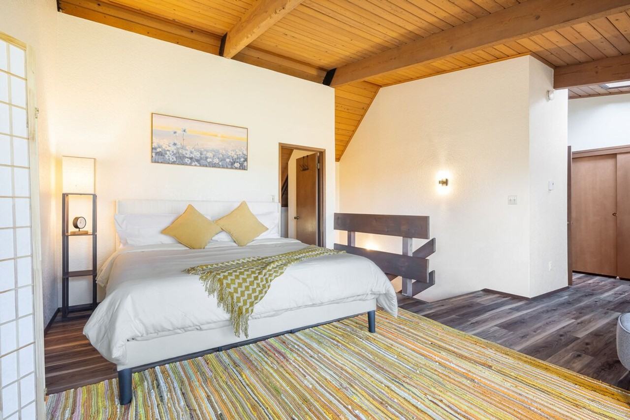 5504 Ne 190th St #1035870P - Photo 5 of 50