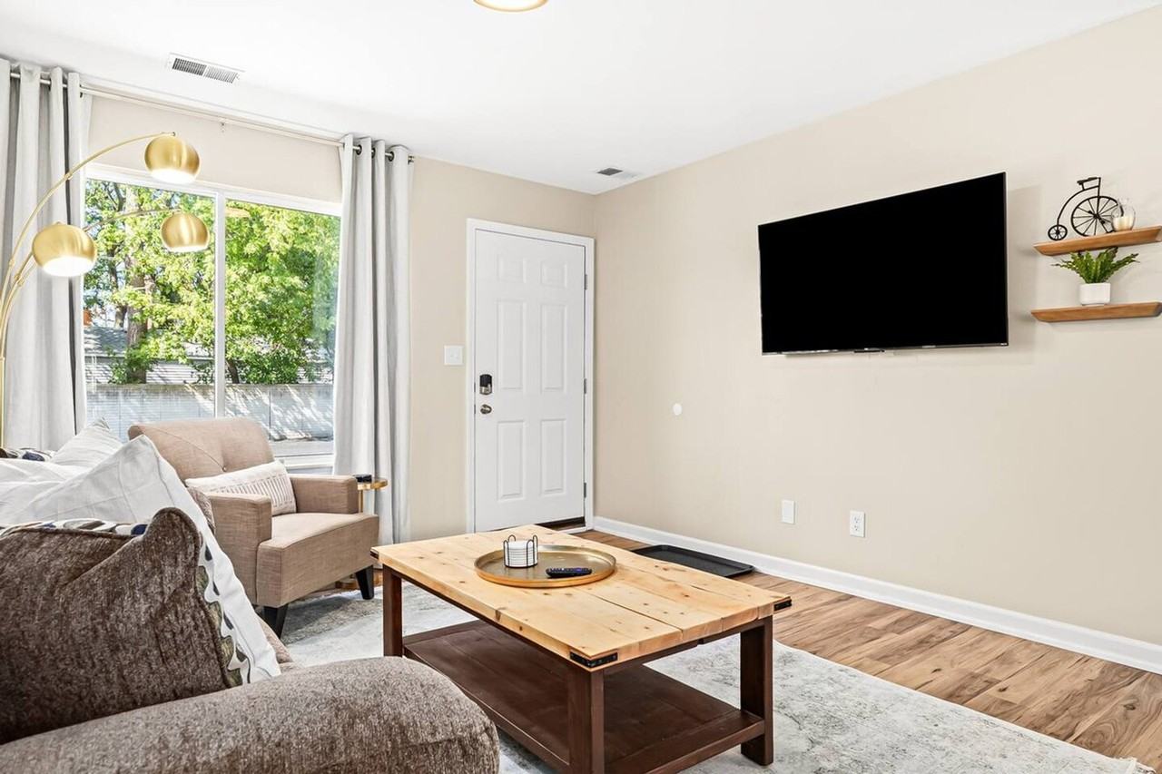 27990 Gratiot Avenue #1054650P - Photo 7 of 31