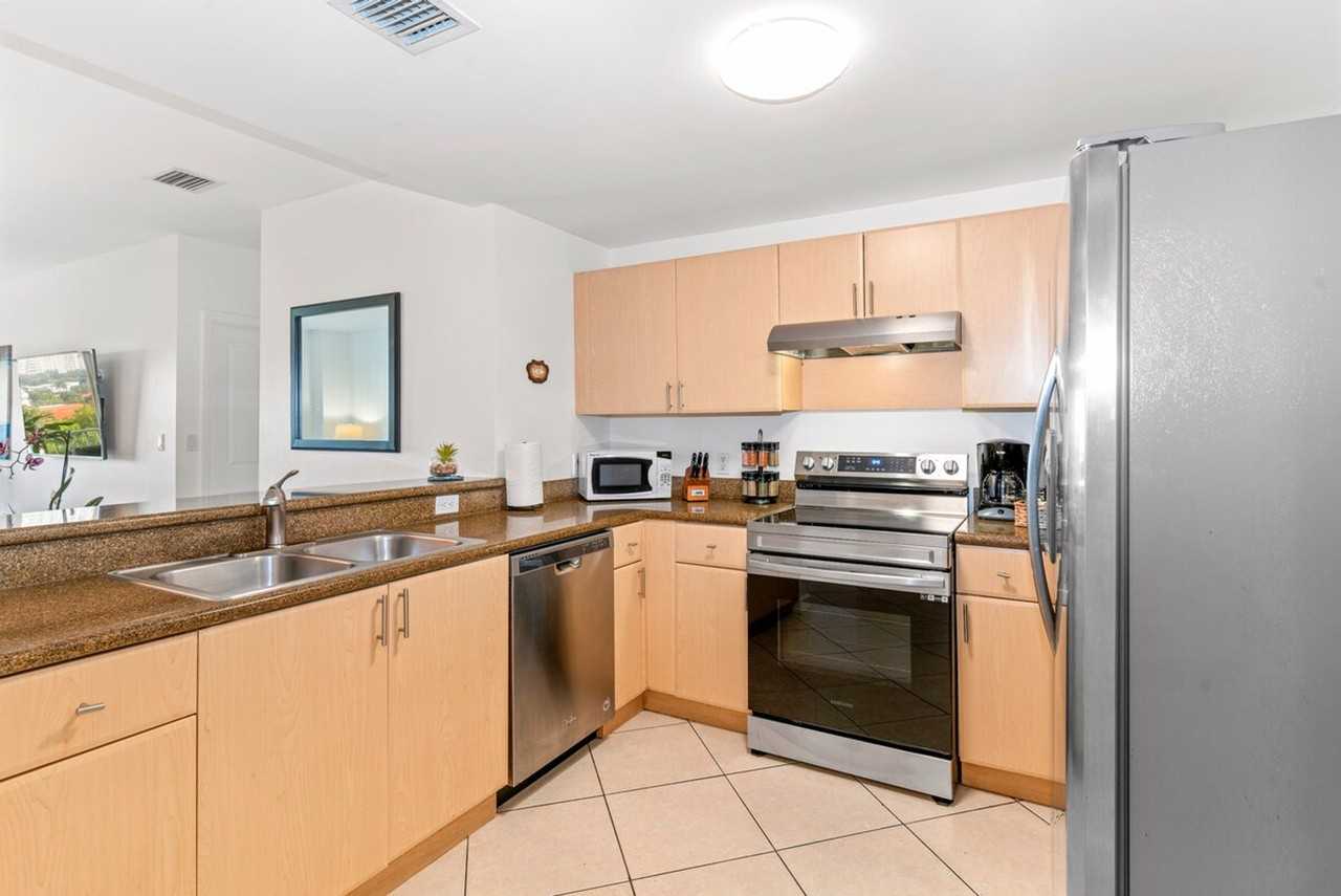 3219 Sw 23rd Ter #1056259P - Photo 6 of 33