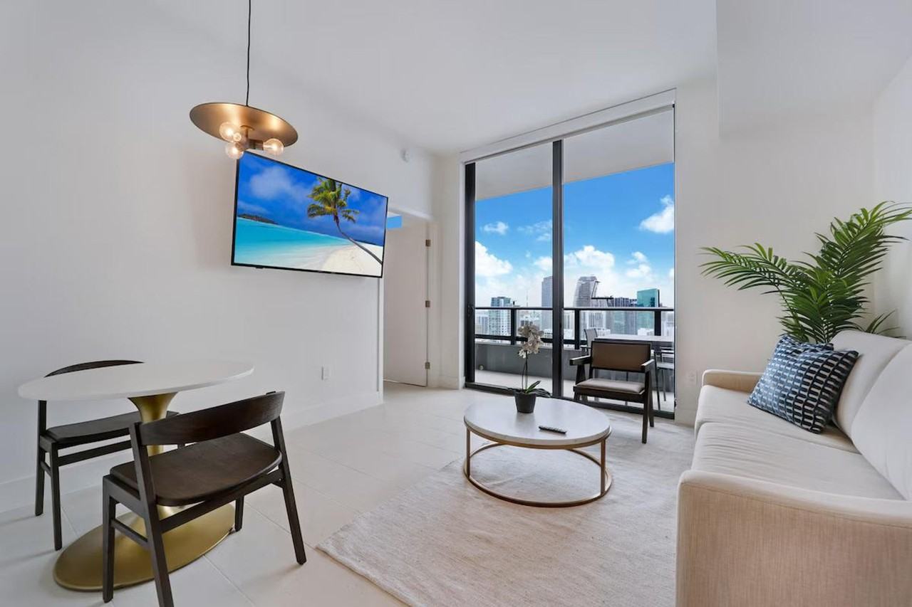 215 Sw 5th Ave #1058672P - Photo 2 of 43