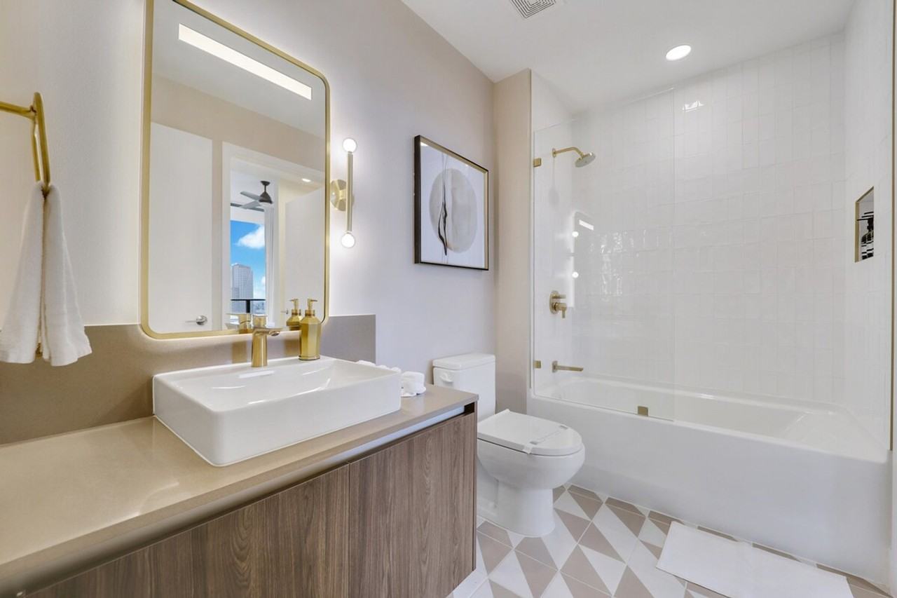 215 Sw 5th Ave #1058672P - Photo 7 of 43