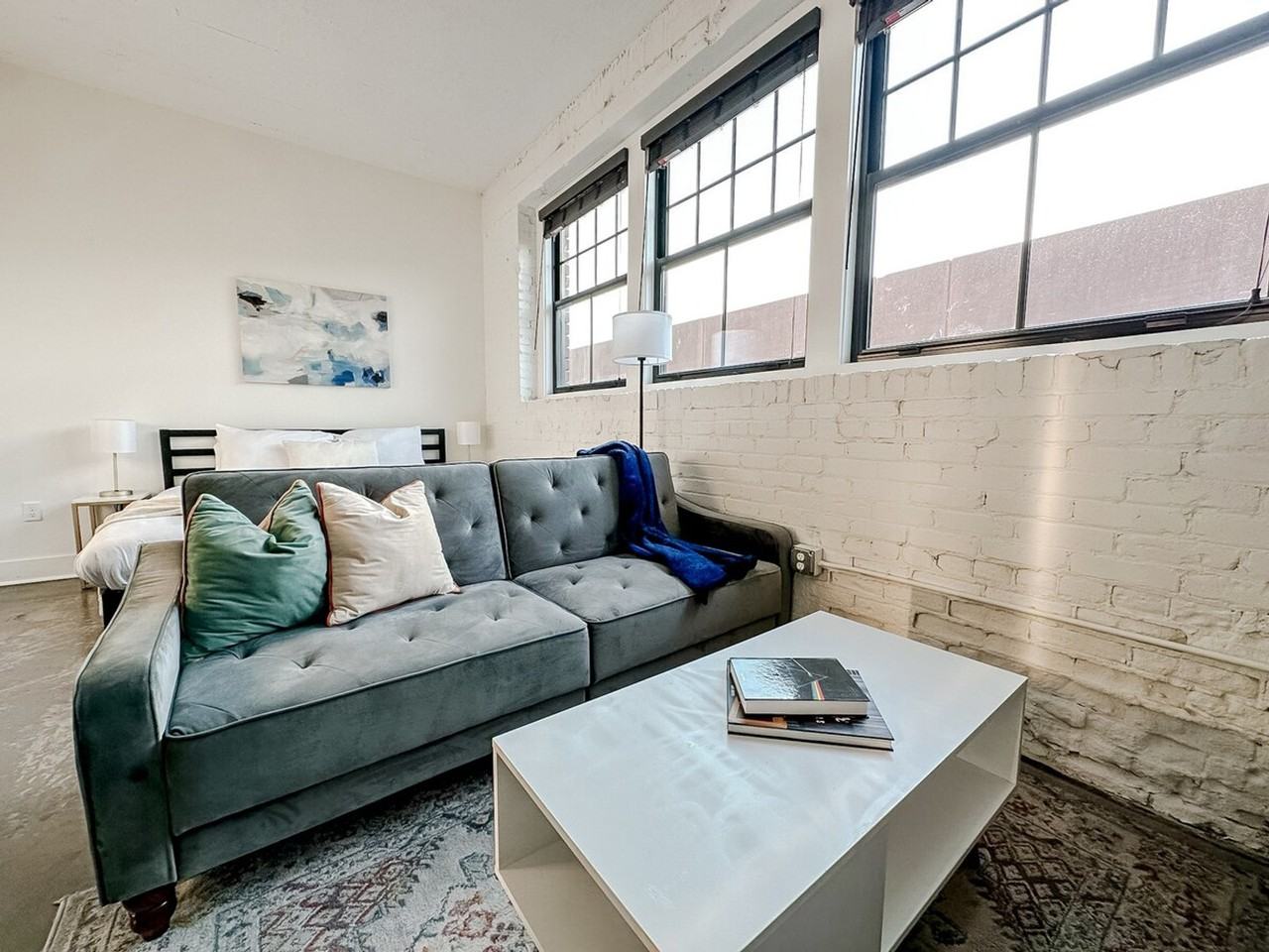 701 E 2nd St N #1073582P - Photo 3 of 19