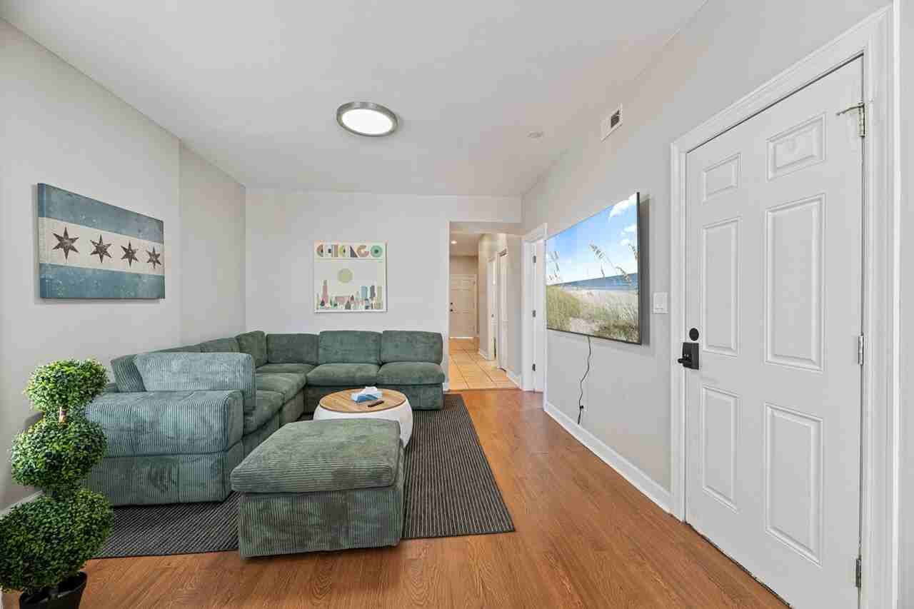 2503 W Harrison St #1093318P - Photo 2 of 18