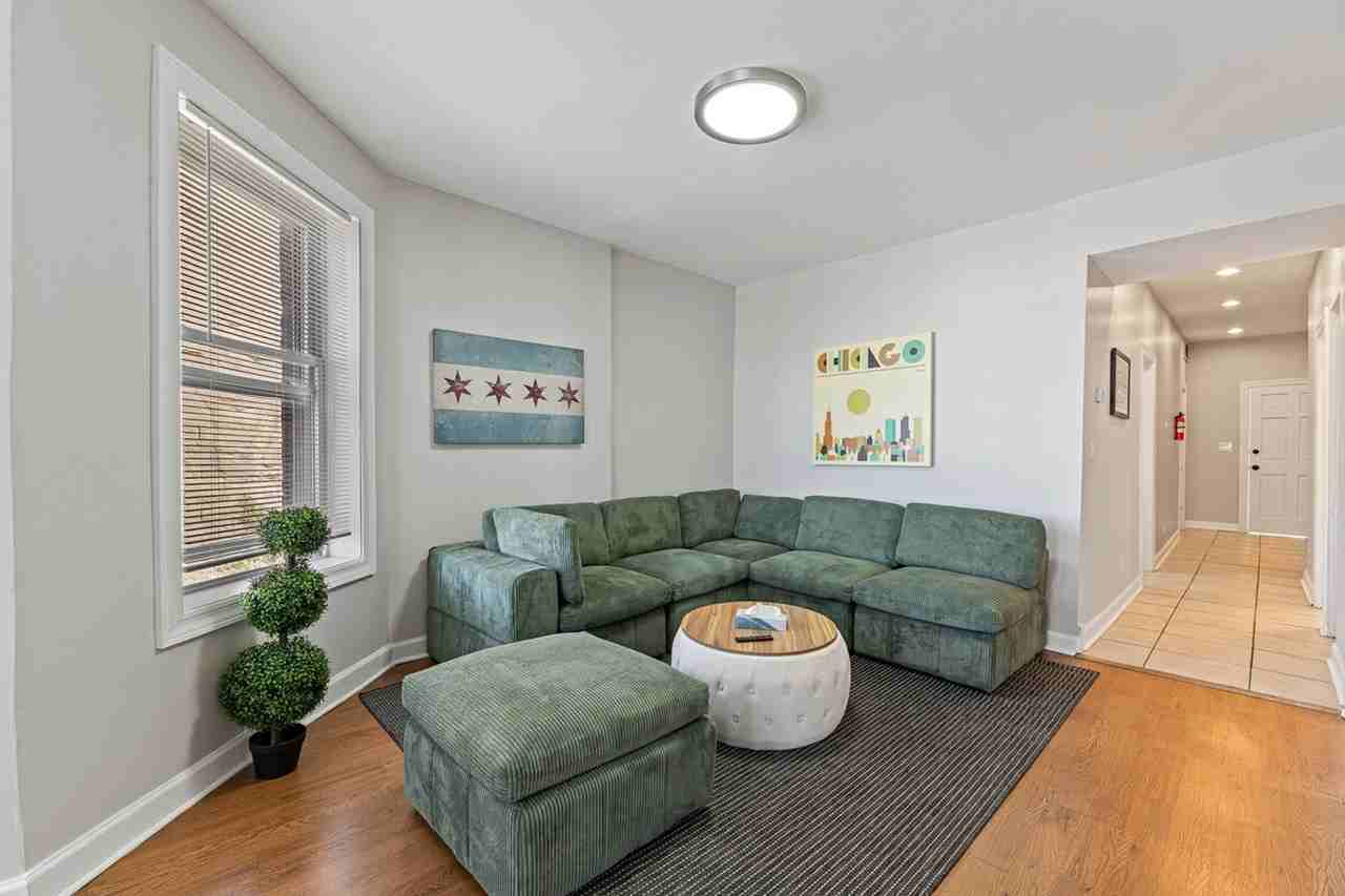 2503 W Harrison St #1093318P - Photo 3 of 18