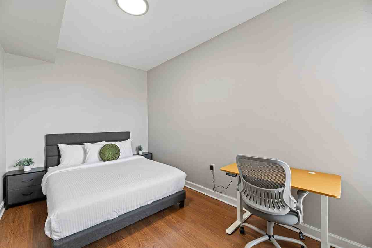 2503 W Harrison St #1093318P - Photo 4 of 18