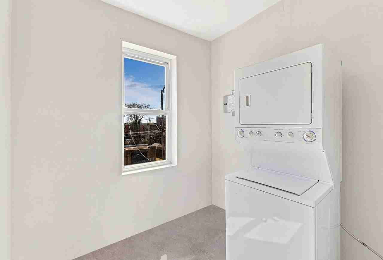 2503 W Harrison St #1093318P - Photo 2 of 18