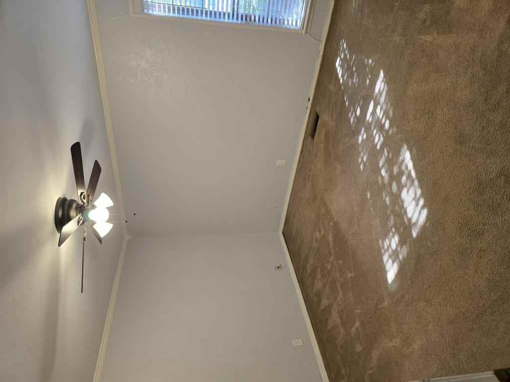 11907 N Mustang Rd - Photo 2 of 18
