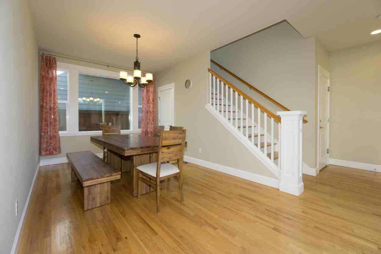 8641 138th Pl Se - Photo 4 of 50