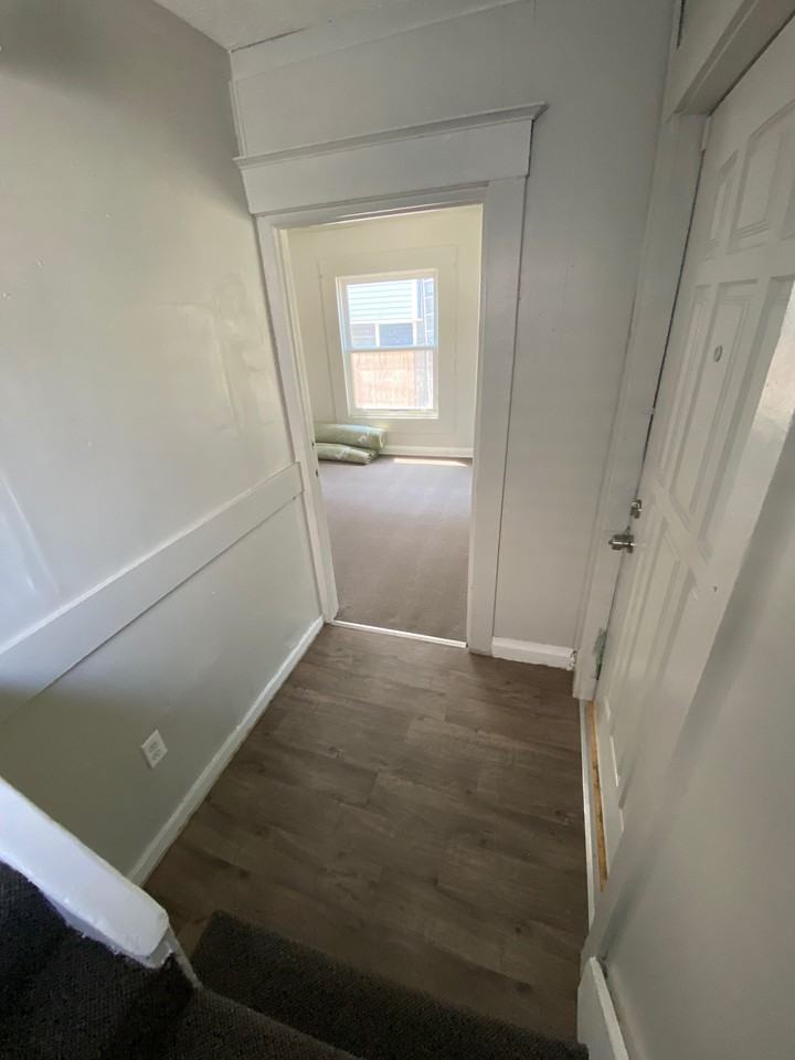 904 North Pine Street - Photo 2 of 10