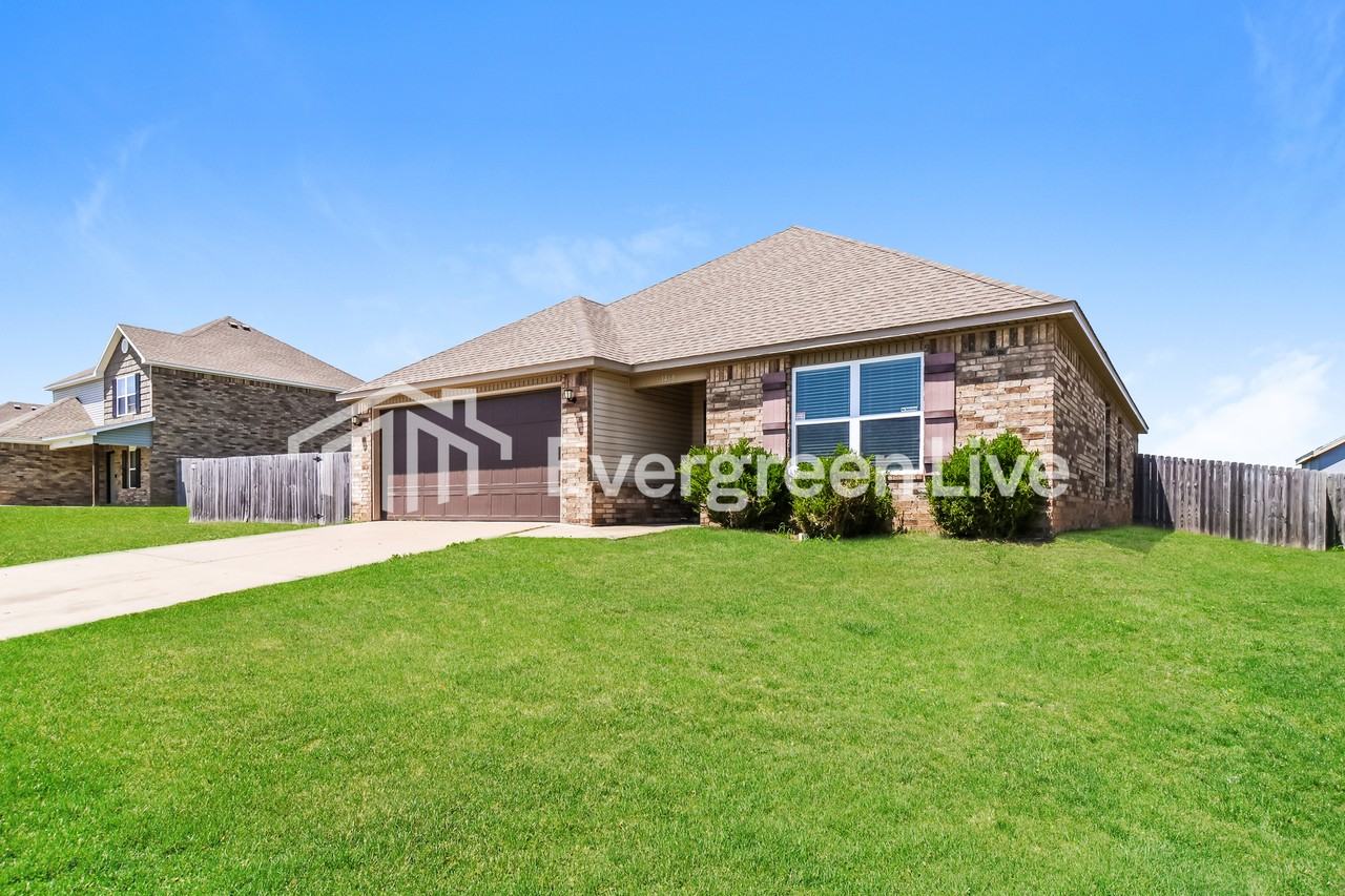 1460 General Fagan Dr - Photo 2 of 15