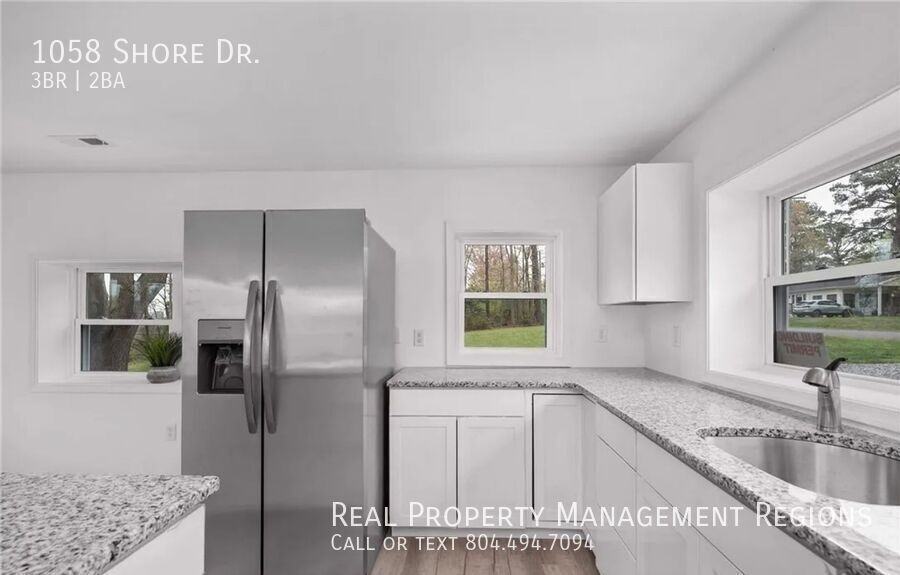 1058 Shore Dr - Photo 3 of 27
